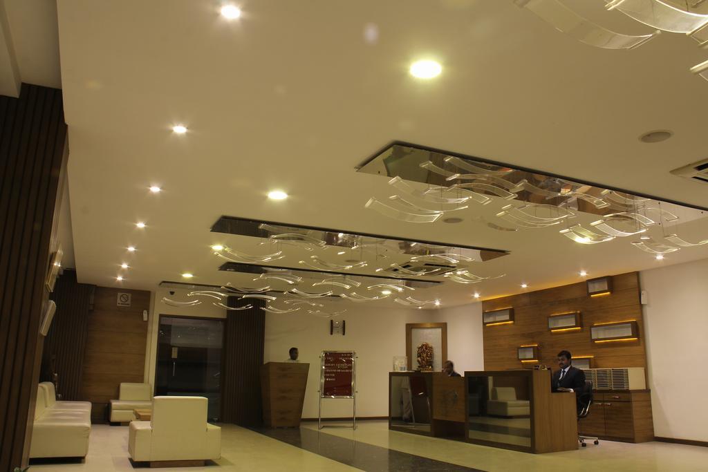 Hotel Platinum Inn Ahmedabad Esterno foto
